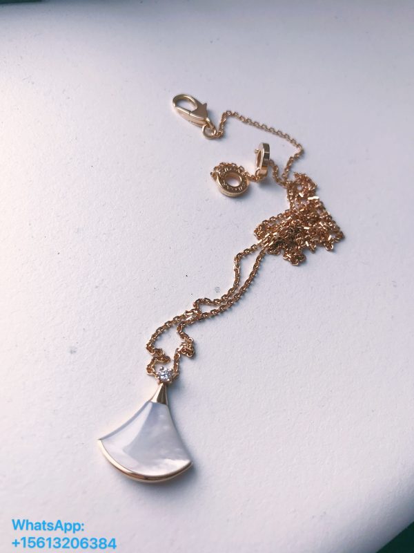 Bvlgari Divas’ Dream Mother-Of-Pearl Diamond 18k Rose Gold Necklace