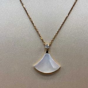 Bvlgari Divas’ Dream Mother-Of-Pearl Diamond 18k Rose Gold Necklace