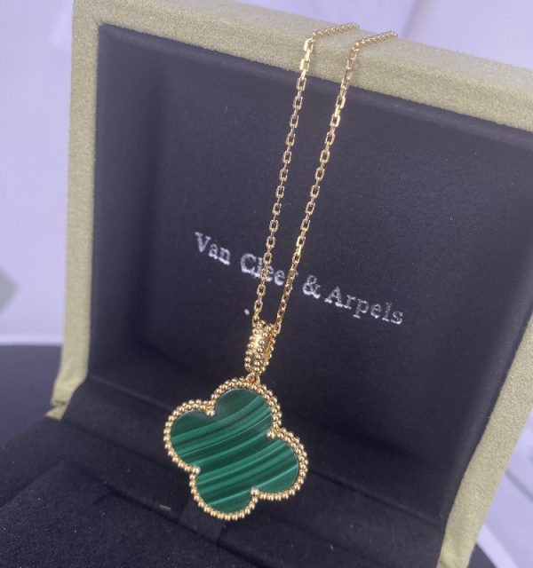 VCA Magic Alhambra 18K Yellow Gold Long Necklace with 1 Motif