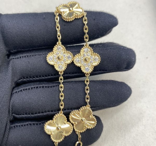 Van Cleef & Arpels Vintage Alhambra 18K Yellow gold 5 motifs bracelet with Diamond