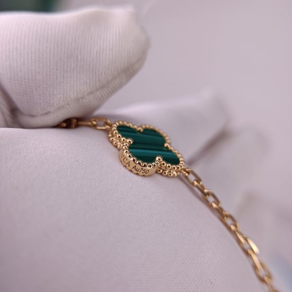 Vintage Alhambra Necklace, 10 Motifs, Yellow Gold, Malachite, Round Diamonds; Diamond Quality DEF, IF to VVS