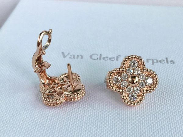 Van Cleef Arpels Vintage Alhambra earrings in 18K Yellow Gold with Diamond