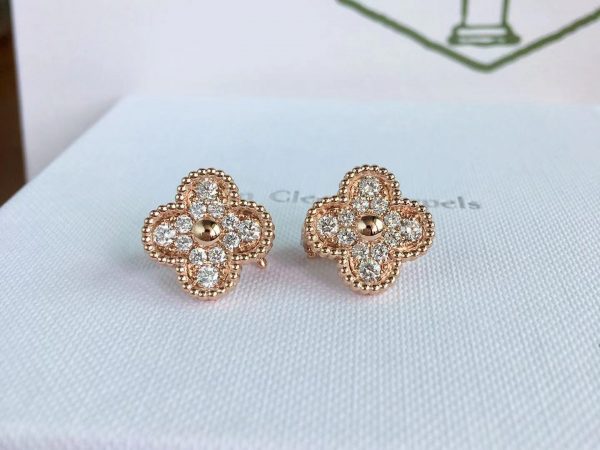 Van Cleef Arpels Vintage Alhambra earrings in 18K Yellow Gold with Diamond