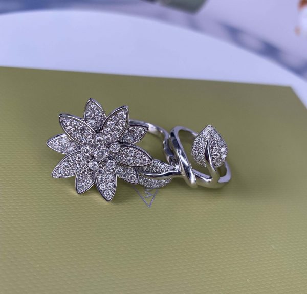 VCA Lotus Between the Finger 18K White Gold Ring with Diamonds