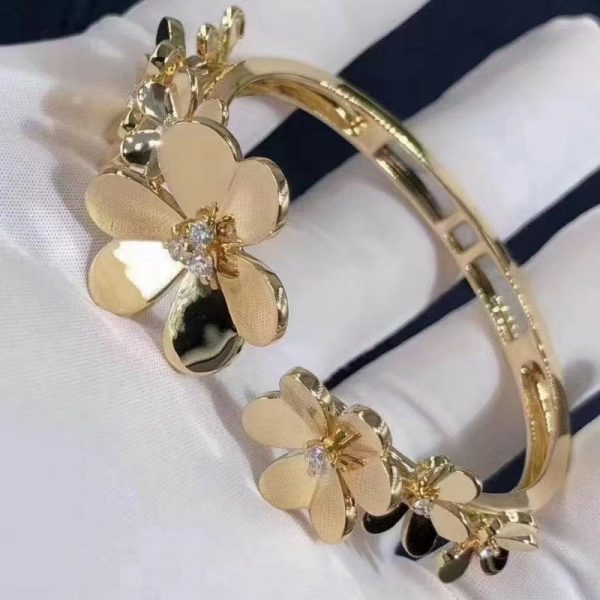 VCA Frivole Pure 18K Yellow Gold Bracelet with 7 Flowers, Small Model