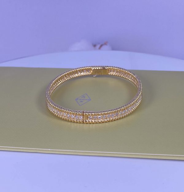 VCA Perlée Pure 18K Yellow Gold Bracelet with Diamonds 1 Row Medium Model