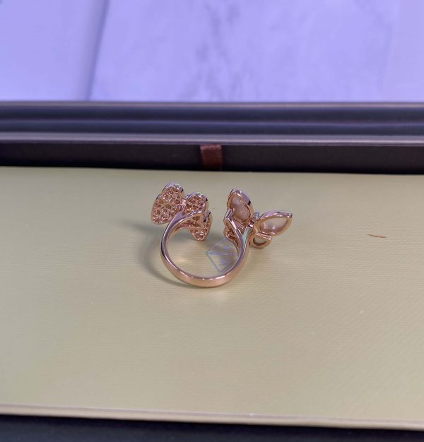 VCA Two Butterfly Between the Finger Pure 18K Rose Gold Ring with Diamond, Mother of Pearl