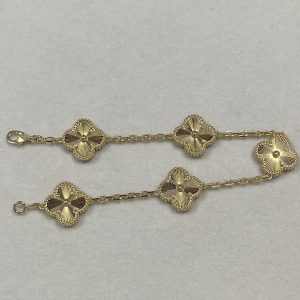 Replica Van Cleef Arpels Vintage Alhambra Bracelet 5 Motifs