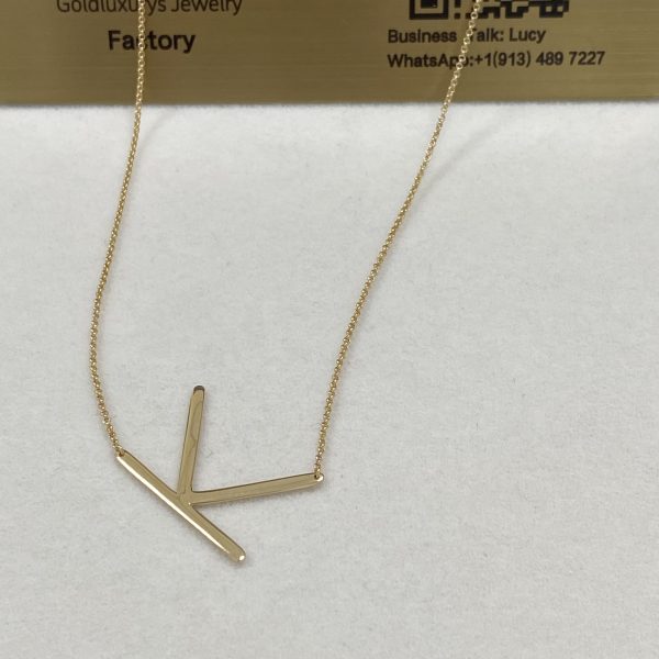 Goldluxurys Custom 18K Gold Nameplate Necklace