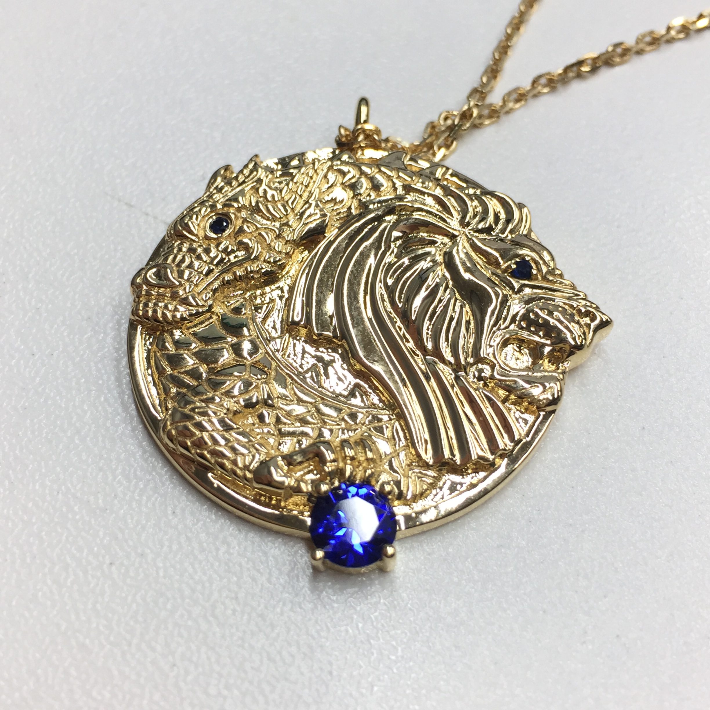 Goldluxurys Custom Solid 18K Gold Dragon and Lion Pendant New Year Gift