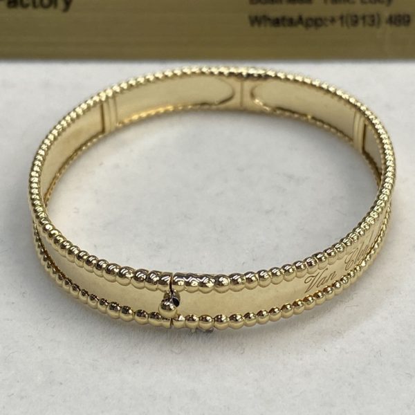 VCA 18K Yellow Gold Perlee Signature Bracelet Medium Model VCARP3K600