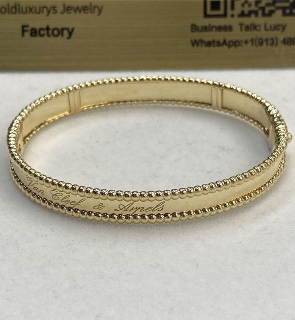 VCA 18K Yellow Gold Perlee Signature Bracelet Medium Model VCARP3K600